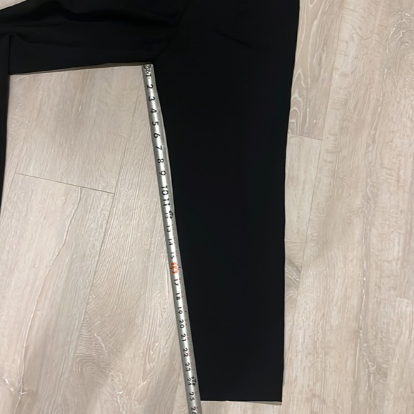 Career Essentials black pleated trousers.  Size 6. - Picture 4 of 4
